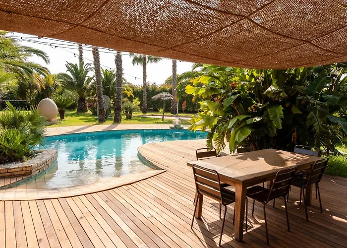 Будинок відпочинку 4 Piscine Quatre Murs Et Un Toit *