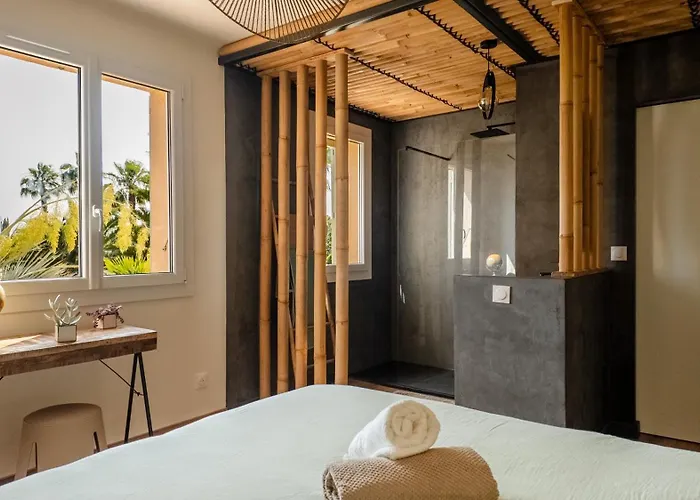 4 Piscine Quatre Murs Et Un Toit Будинок відпочинку