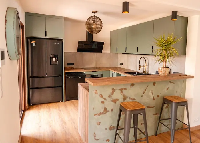 4 Piscine Quatre Murs Et Un Toit Єр