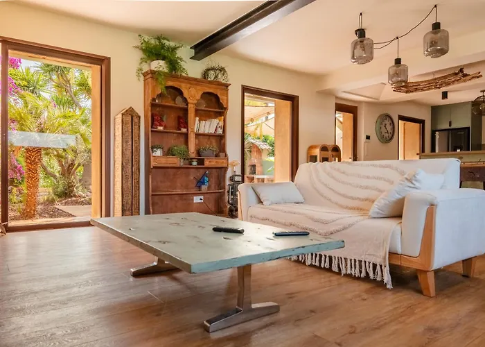 4 Piscine Quatre Murs Et Un Toit *