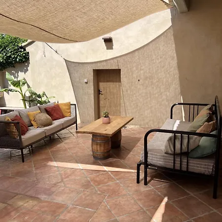 Maison Exotique Avec Piscine - Quatre Murs Et Un Toit Hyeres