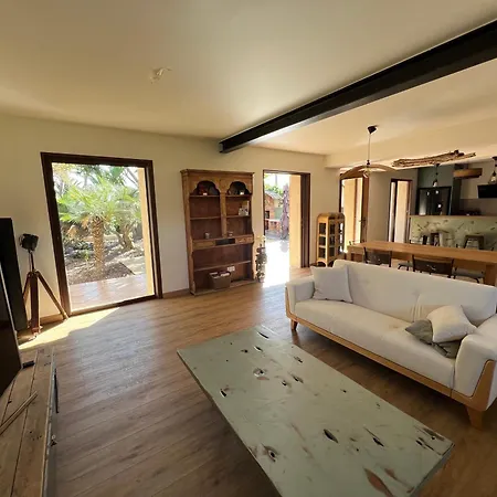 Maison Exotique Avec Piscine - Quatre Murs Et Un Toit Holiday home