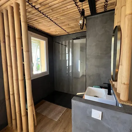 Maison Exotique Avec Piscine - Quatre Murs Et Un Toit Holiday home *