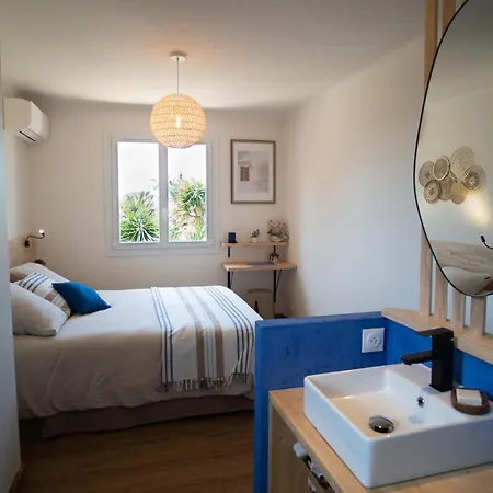 Maison Exotique Avec Piscine - Quatre Murs Et Un Toit Holiday home *