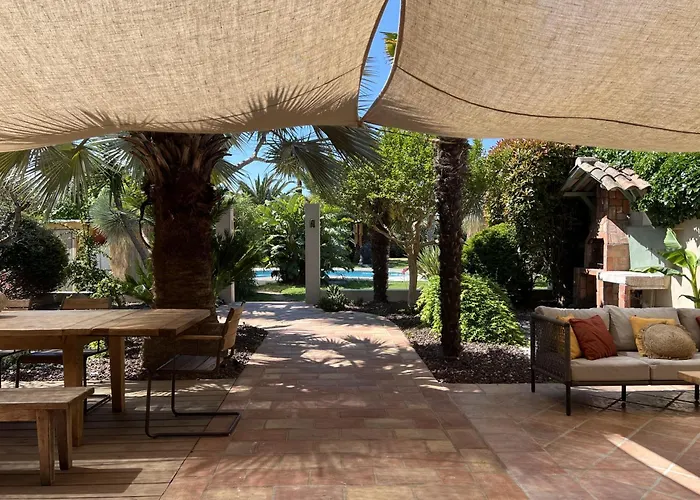 4 Piscine Quatre Murs Et Un Toit