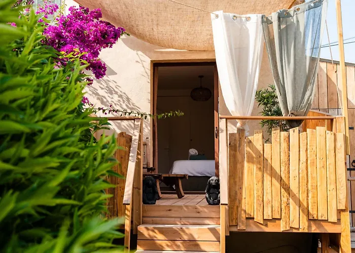 4 Piscine Quatre Murs Et Un Toit Casa vacanze *