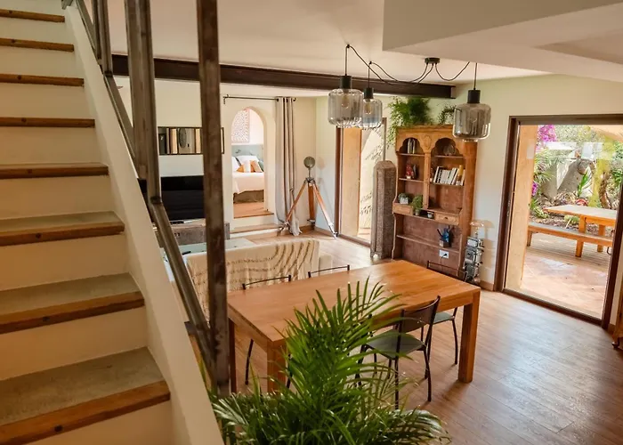 4 Piscine Quatre Murs Et Un Toit Casa vacanze *