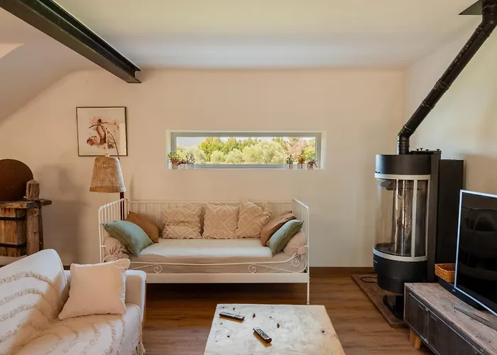 4 Piscine Quatre Murs Et Un Toit *